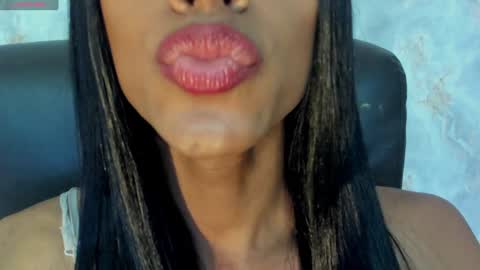 Snapshot of blackbeauty_ts chatting on 01-16-25, 11:04 Nina online show from 01-16-25, 11:04