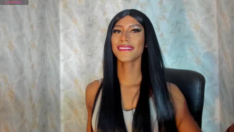 Snapshot of blackbeauty_ts chatting on 01-17-25, 02:39 Nina online show from 01-17-25, 02:39