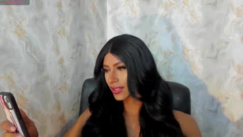 Snapshot of blackbeauty_ts chatting on 01-21-25, 02:05 Nina online show from 01-21-25, 02:05