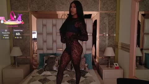 Snapshot of blackbeauty_ts chatting on 04-12-26, 01:16 Nina online show from 04-12-26, 01:16