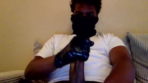 Snapshot of blackboi4v chatting on 11-18-25, 08:19 blackboi4v online show from 11-18-25, 08:19