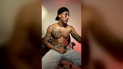 Snapshot of blackboy2874 chatting on 06-22-26, 04:42 DWAYNE BELL online show from 06-22-26, 04:42