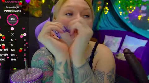 Snapshot of blackedbarbie chatting on 06-01-26, 01:24 Alice online show from 06-01-26, 01:24