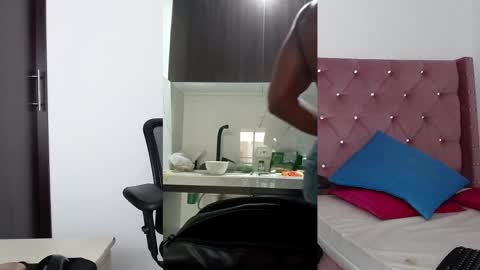 Twtter 1MikeBeckford            Onlyfns beckfordmike online show from 02-09-25, 08:56