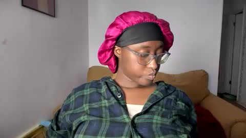 Snapshot of blackprincessstacy chatting on 07-21-26, 12:02 ask mme later online show from 07-21-26, 12:02