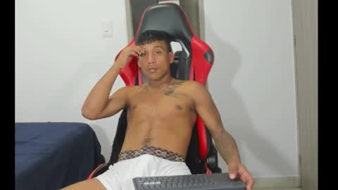 Snapshot of blacksex_boy chatting on 01-15-26, 08:12 Marlon online show from 01-15-26, 08:12