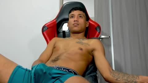 Snapshot of blacksex_boy chatting on 02-17-26, 06:10 Marlon online show from 02-17-26, 06:10