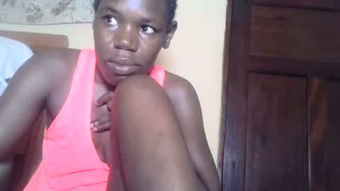 Snapshot of blacksexygal chatting on 02-27-25, 08:20 SARAH online show from 02-27-25, 08:20