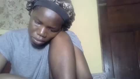 Snapshot of blacksexygal chatting on 03-04-25, 11:11 SARAH online show from 03-04-25, 11:11