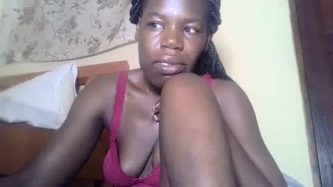 Snapshot of blacksexygal chatting on 03-11-25, 04:43 SARAH online show from 03-11-25, 04:43