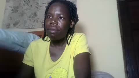 Snapshot of blacksexygal chatting on 03-12-25, 09:24 SARAH online show from 03-12-25, 09:24