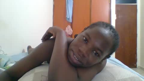 Snapshot of blacksexygal chatting on 09-20-25, 07:15 SARAH online show from 09-20-25, 07:15