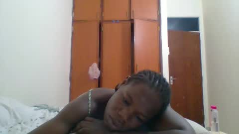 Snapshot of blacksexygal chatting on 09-21-25, 10:33 SARAH online show from 09-21-25, 10:33