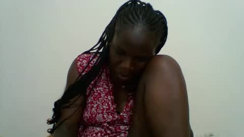 Snapshot of blacksexygal chatting on 10-25-25, 07:30 SARAH online show from 10-25-25, 07:30