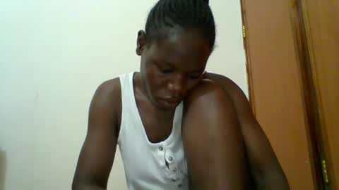 Snapshot of blacksexygal chatting on 11-11-25, 11:32 SARAH online show from 11-11-25, 11:32