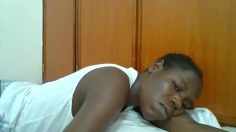 Snapshot of blacksexygal chatting on 11-18-25, 02:06 SARAH online show from 11-18-25, 02:06