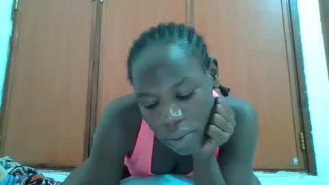 Snapshot of blacksexygal chatting on 12-15-25, 06:12 SARAH online show from 12-15-25, 06:12