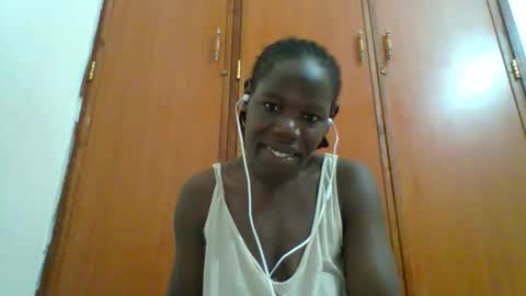 Snapshot of blacksexygal chatting on 12-20-25, 02:02 SARAH online show from 12-20-25, 02:02