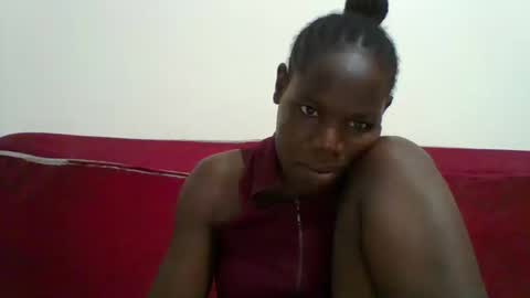 Snapshot of blacksexygal chatting on 03-12-26, 08:15 SARAH online show from 03-12-26, 08:15