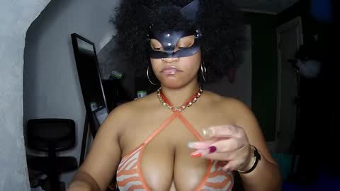 Queen Siren online show from 12-17-24, 02:12