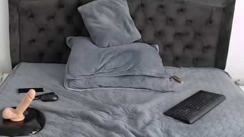 Snapshot of blackswan7777 chatting on 03-11-25, 01:01 Mira online show from 03-11-25, 01:01