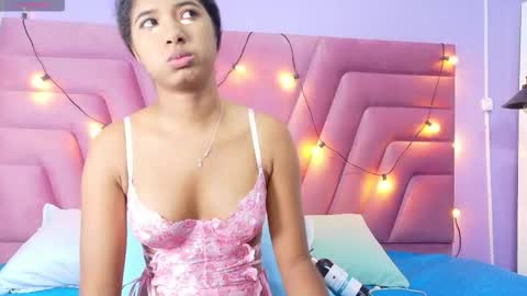 Snapshot of blacksweetiee chatting on 02-25-26, 02:54 Tifffany bllom online show from 02-25-26, 02:54