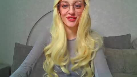 Snapshot of blacky_berry chatting on 03-23-26, 02:10 Ivy online show from 03-23-26, 02:10