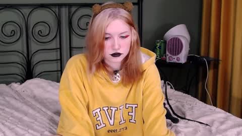 Snapshot of blacky_tea chatting on 12-12-24, 01:39 blacky_tea online show from 12-12-24, 01:39