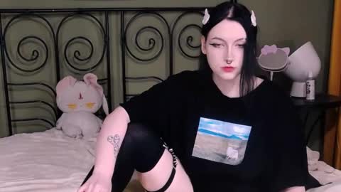 Snapshot of blacky_tea chatting on 09-08-25, 11:15 blacky_tea online show from 09-08-25, 11:15