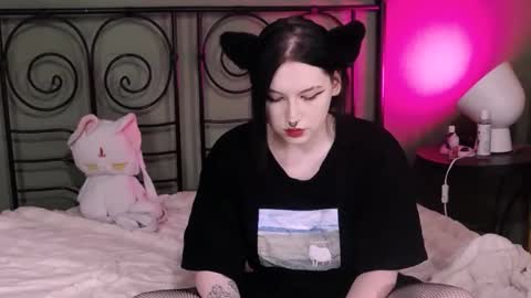 Snapshot of blacky_tea chatting on 10-13-25, 04:40 blacky_tea online show from 10-13-25, 04:40