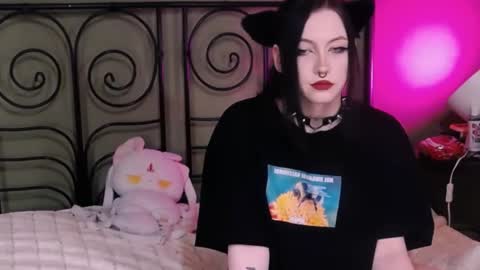 Snapshot of blacky_tea chatting on 11-02-25, 09:22 blacky_tea online show from 11-02-25, 09:22