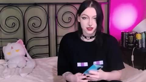 Snapshot of blacky_tea chatting on 11-14-25, 11:24 blacky_tea online show from 11-14-25, 11:24