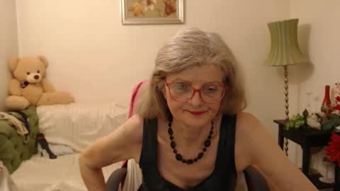 Snapshot of blairfort chatting on 01-09-25, 01:24 blairfort online show from 01-09-25, 01:24