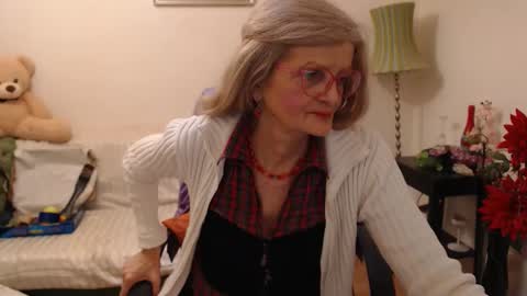 Snapshot of blairfort chatting on 02-10-25, 12:39 blairfort online show from 02-10-25, 12:39