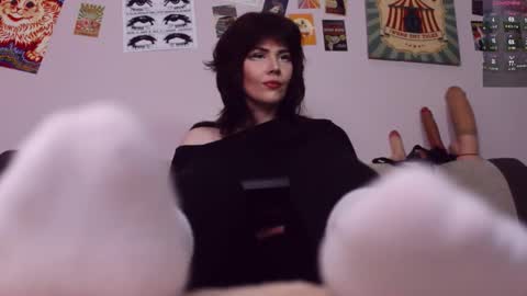 Snapshot of blake_luna chatting on 02-06-26, 01:36 Britney online show from 02-06-26, 01:36