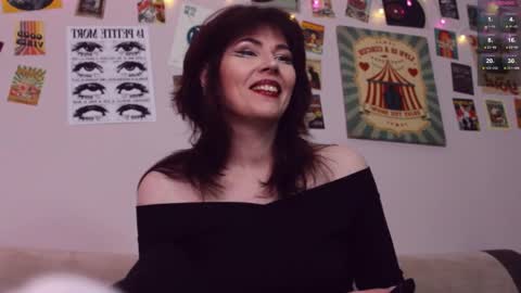 Snapshot of blake_luna chatting on 02-26-26, 01:32 Britney online show from 02-26-26, 01:32