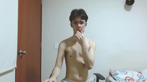 Snapshot of blakeshatter chatting on 01-10-25, 10:15 blakeshatter online show from 01-10-25, 10:15