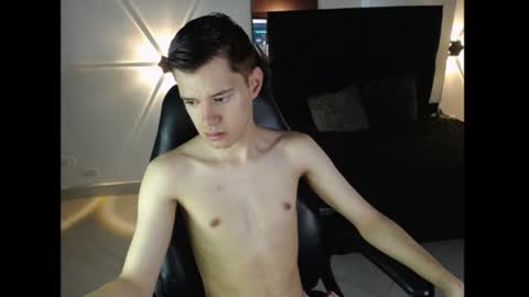 Snapshot of blakzen_ chatting on 07-12-26, 03:47 Blakzen online show from 07-12-26, 03:47