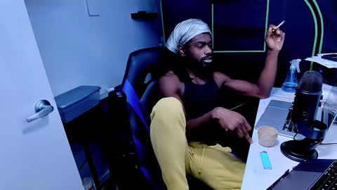 Snapshot of blaqjay chatting on 02-06-25, 05:30 BlaqJay online show from 02-06-25, 05:30