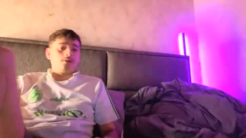 Snapshot of blathor30 chatting on 03-15-26, 04:35 blathor and friends online show from 03-15-26, 04:35