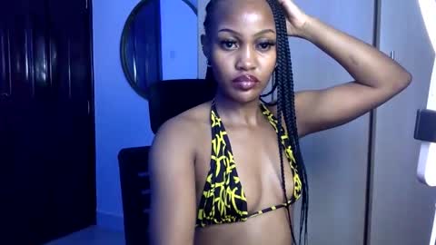 Snapshot of blaxbird chatting on 10-30-25, 02:57 Hot ronn online show from 10-30-25, 02:57