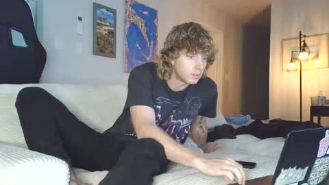 Snapshot of blaze_thickwood chatting on 10-17-25, 03:47 Blaze Thickwood online show from 10-17-25, 03:47