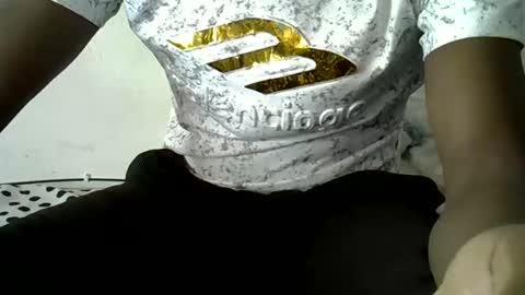 Black  brown online show from 10-12-25, 10:14