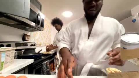 Bleuk online show from 05-18-26, 03:18