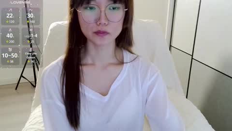 Snapshot of blon_kater chatting on 12-13-24, 08:09 YoYo online show from 12-13-24, 08:09