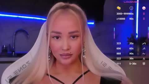 Snapshot of blond_diamond chatting on 04-28-26, 01:26 Lana online show from 04-28-26, 01:26