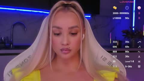 Snapshot of blond_diamond chatting on 06-13-26, 07:12 Lana online show from 06-13-26, 07:12