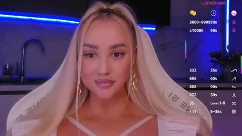 Snapshot of blond_diamond chatting on 06-16-26, 09:01 Lana online show from 06-16-26, 09:01