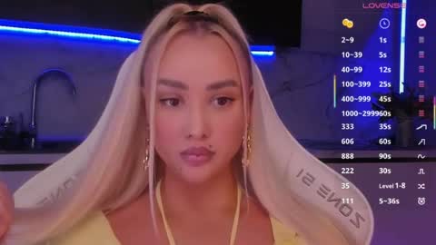 Snapshot of blond_diamond chatting on 06-18-26, 03:51 Lana online show from 06-18-26, 03:51