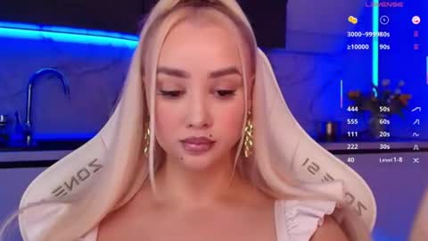 Snapshot of blond_diamond chatting on 07-01-26, 03:52 Lana online show from 07-01-26, 03:52